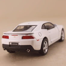 Load image into Gallery viewer, Model Car Chevrolet Camaro 2014 White