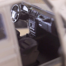 Load image into Gallery viewer, 2006 Mercedes Benz G Class 4WD - White