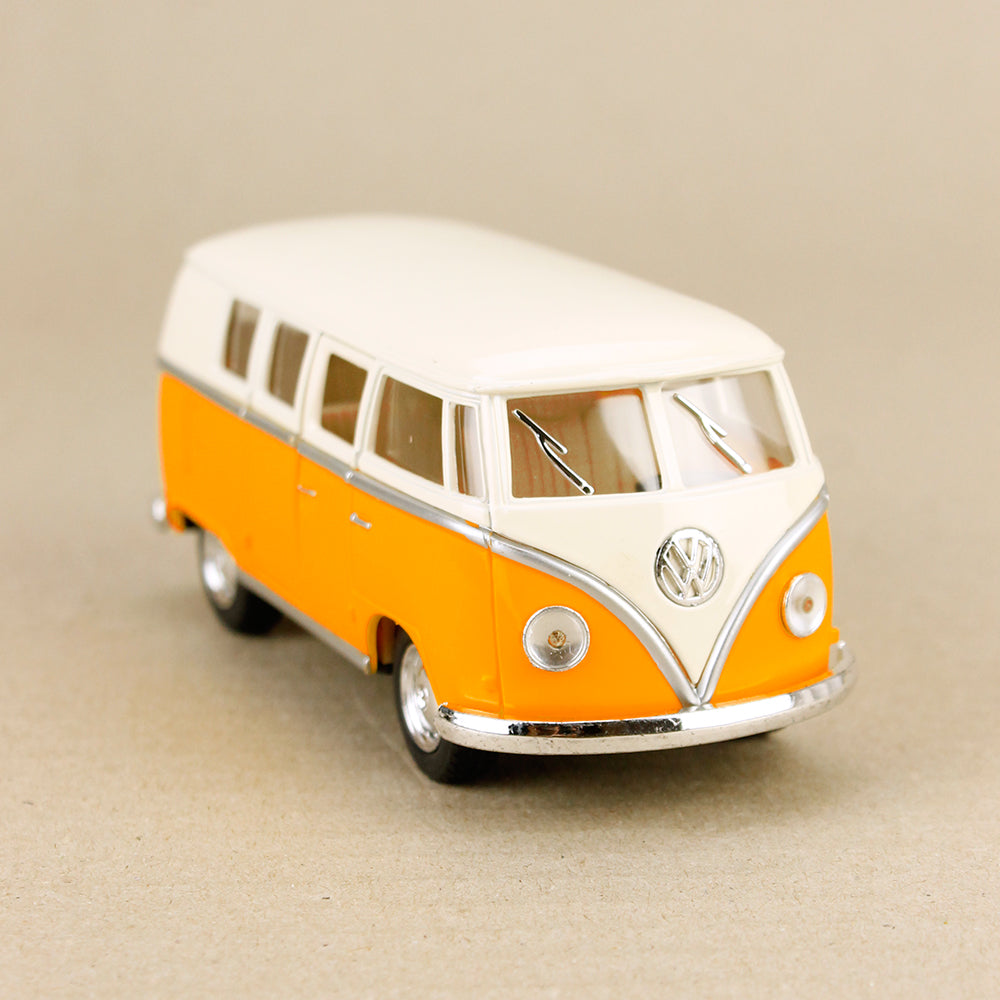 1962 Volkswagen Classic Bus Yellow Kombi