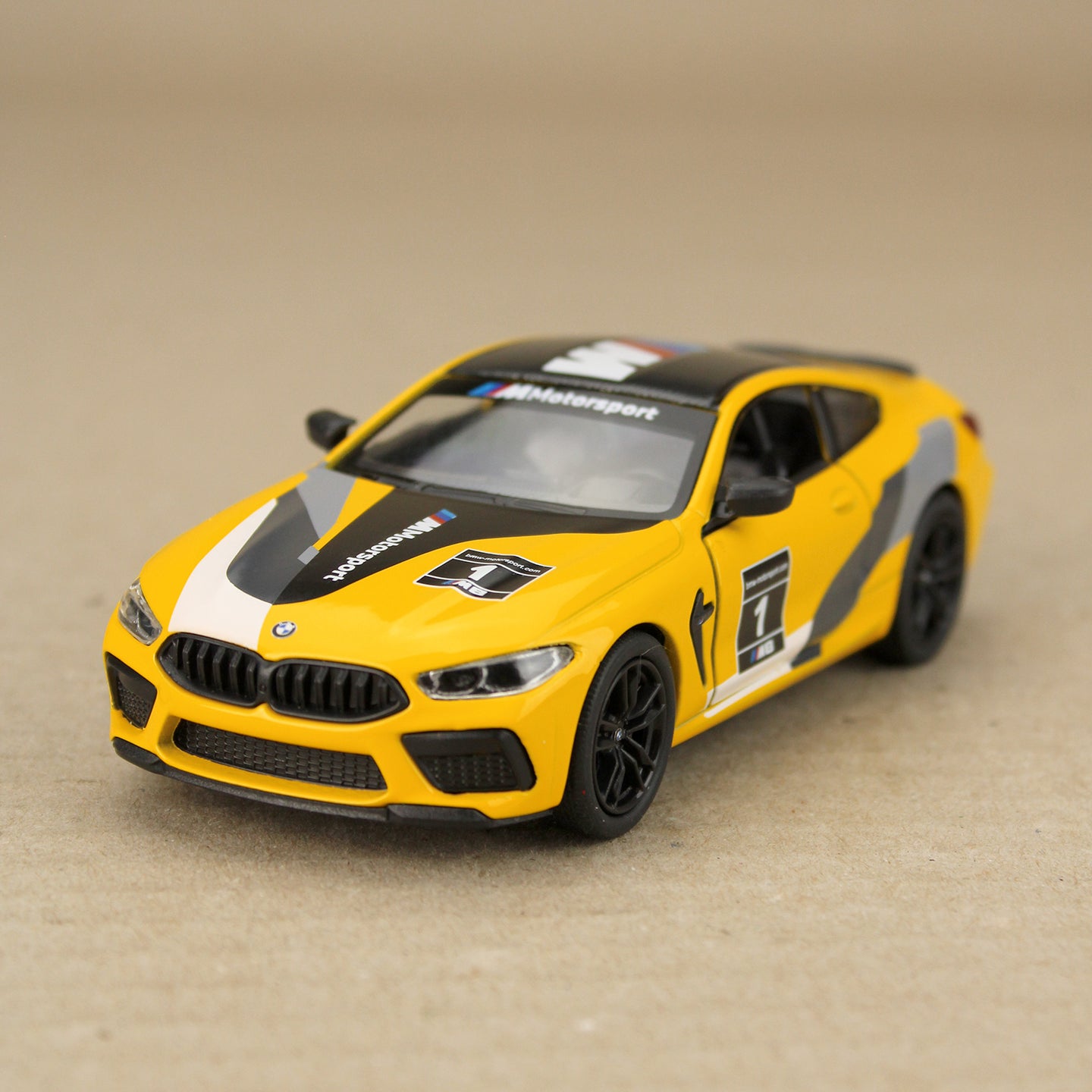 Generisch BMW 8er M8 G15 Coupé Modellauto Gelb – 1/43 Oder 1/36, Türen öffenbar, Mit Rückzugmotor Generisch BMW 8er M8 G15 Coupé Modellauto Gelb – 1/43 Oder 1/36, Türen öffenbar, Mit Rückzugmotor
