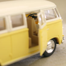 Load image into Gallery viewer, 1962 Classic Volkswagen Microbus Kombi Pastel Yellow
