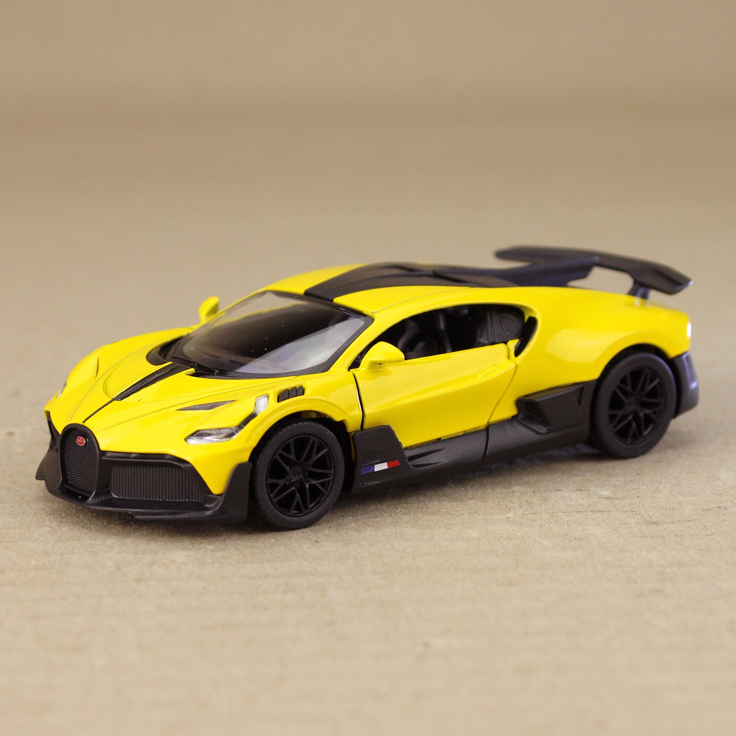 2018 Bugatti Divo - Yellow