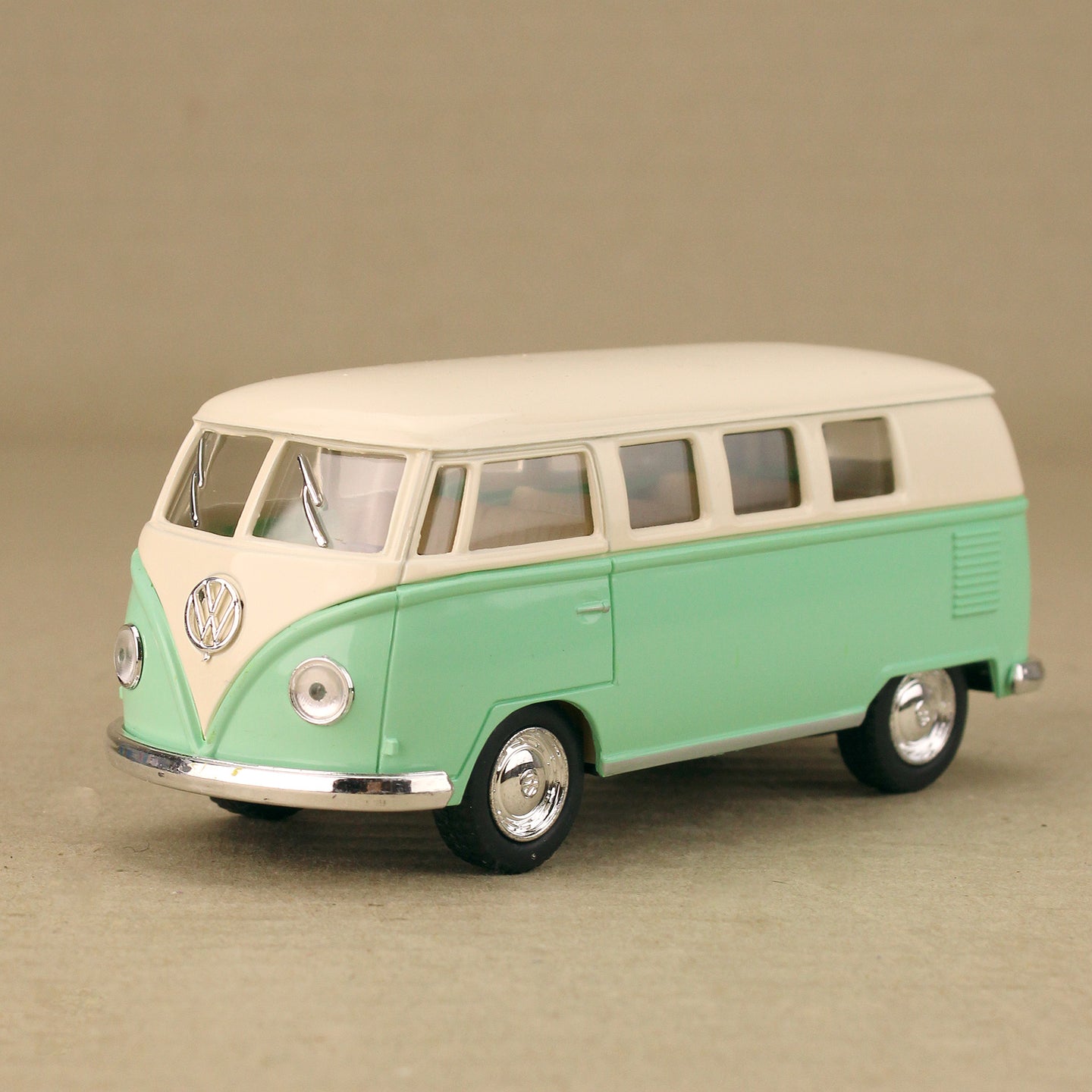 1962 Classic Volkswagen Microbus Kombi Pastel Green