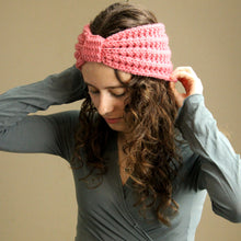 Load image into Gallery viewer, Thick Knitted Bow Look Headband - Pink
